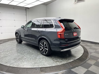2022 Volvo XC90 Momentum