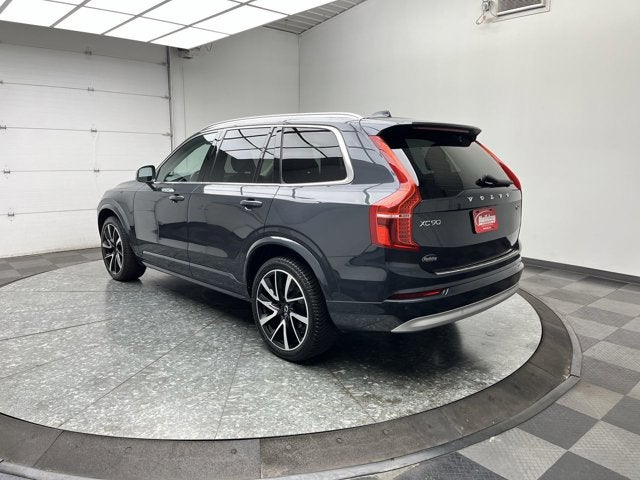 2022 Volvo XC90 Momentum