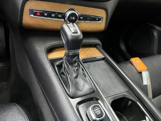 2022 Volvo XC90 Momentum