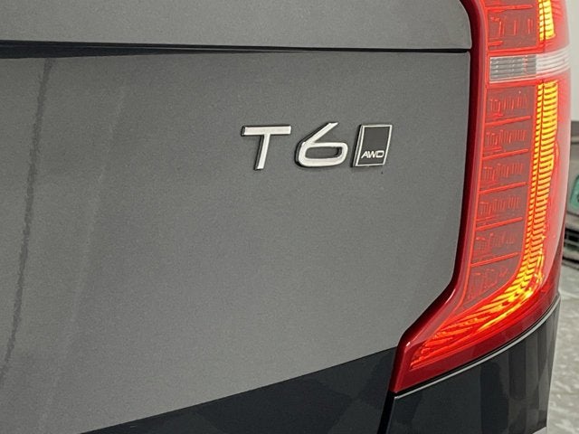 2022 Volvo XC90 Momentum