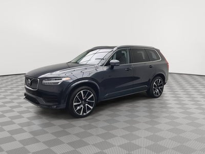 2022 Volvo XC90 Momentum