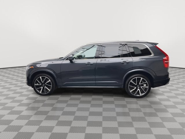 2022 Volvo XC90 Momentum