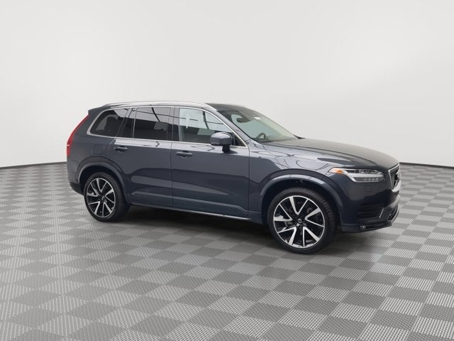 2022 Volvo XC90 Momentum
