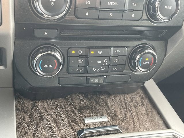 2017 Ford Super Duty F-250 SRW Lariat