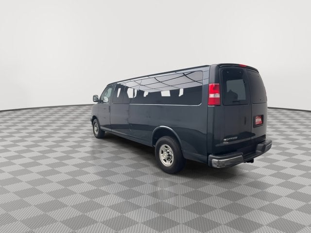 2017 Chevrolet Express Passenger LT