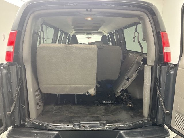 2017 Chevrolet Express Passenger LT