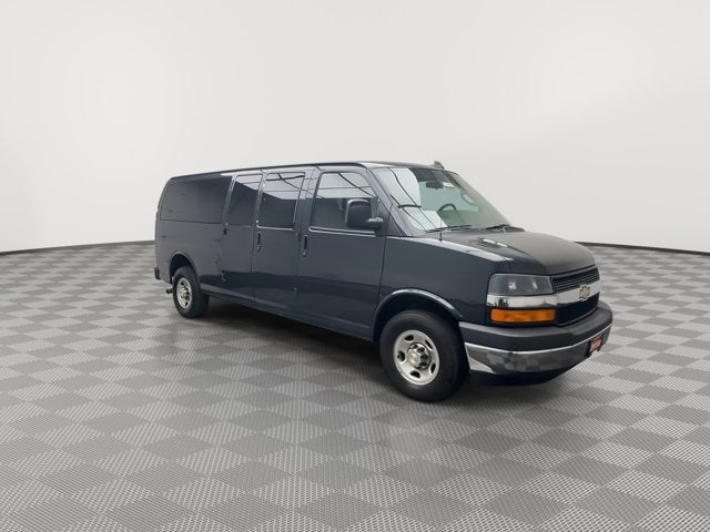 2017 Chevrolet Express Passenger LT
