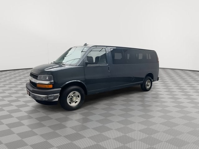 2017 Chevrolet Express Passenger LT