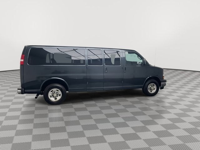 2017 Chevrolet Express Passenger LT