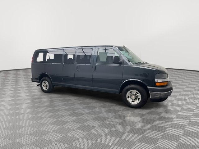 2017 Chevrolet Express Passenger LT