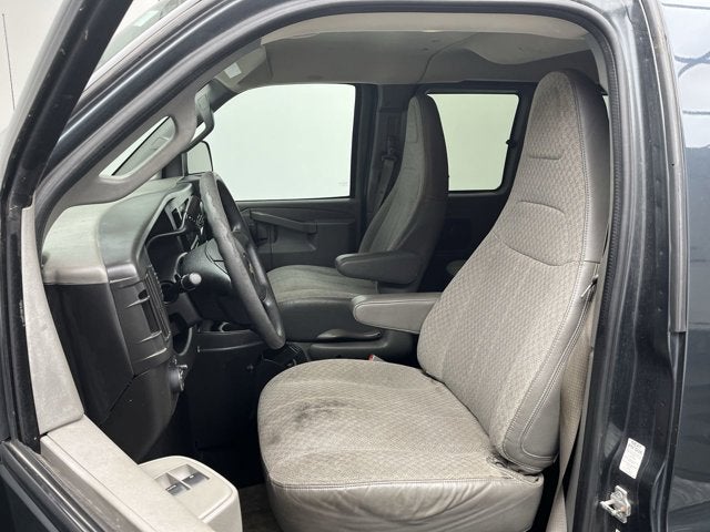 2017 Chevrolet Express Passenger LT