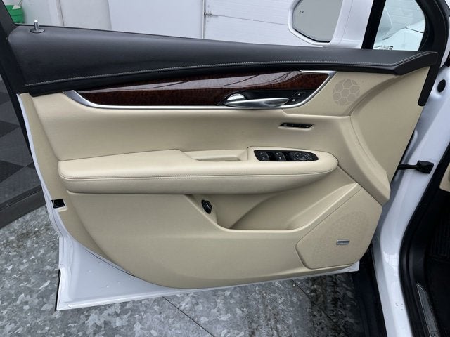 2017 Cadillac XT5 Luxury FWD