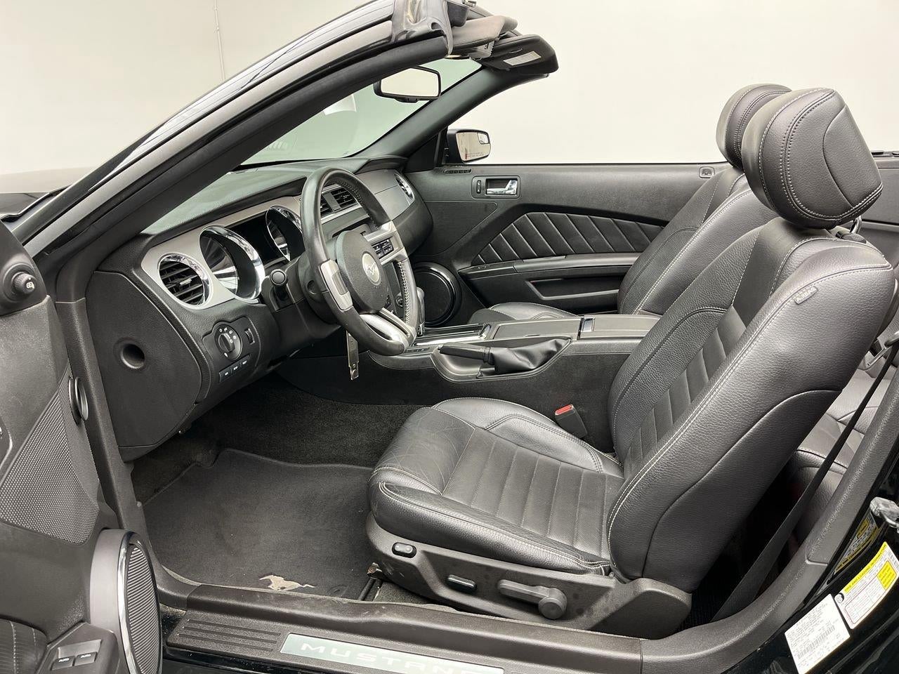 2012 Ford Mustang V6 Premium