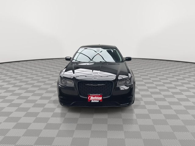 2022 Chrysler 300 Touring