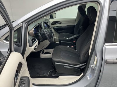 2021 Chrysler Voyager L