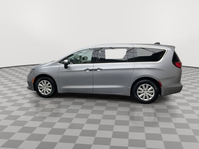 2021 Chrysler Voyager L