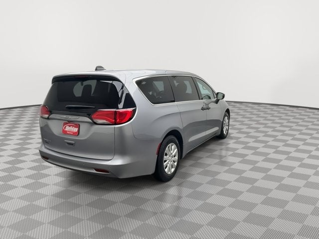 2021 Chrysler Voyager L