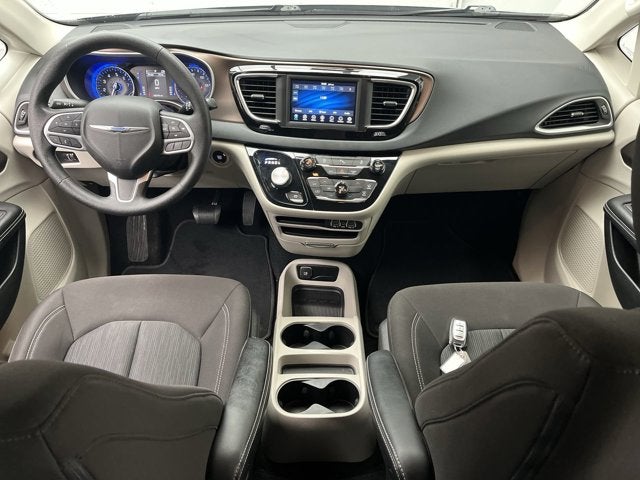 2021 Chrysler Voyager L