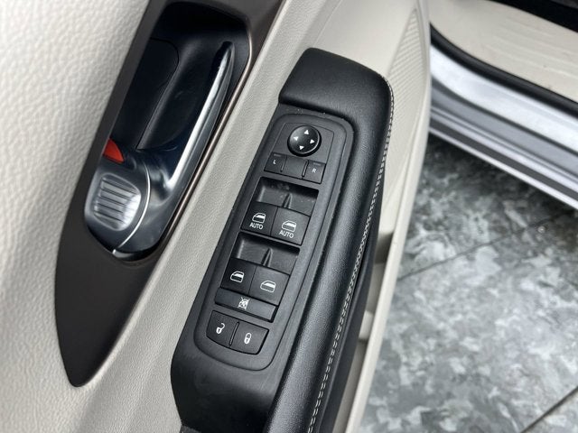 2021 Chrysler Voyager L