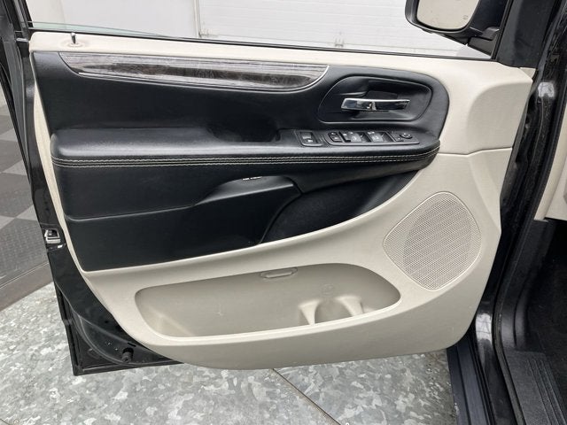 2015 Chrysler Town & Country Touring