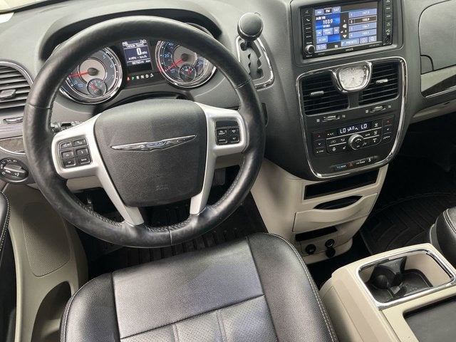 2015 Chrysler Town & Country Touring-L