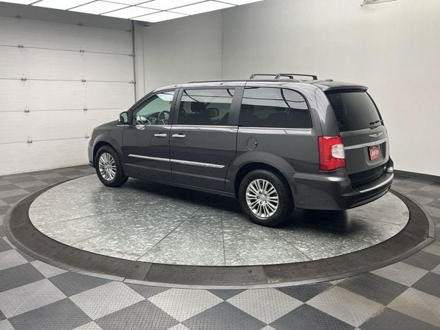 2015 Chrysler Town & Country Touring-L