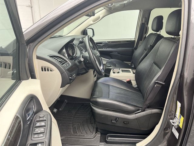 2015 Chrysler Town & Country Touring-L