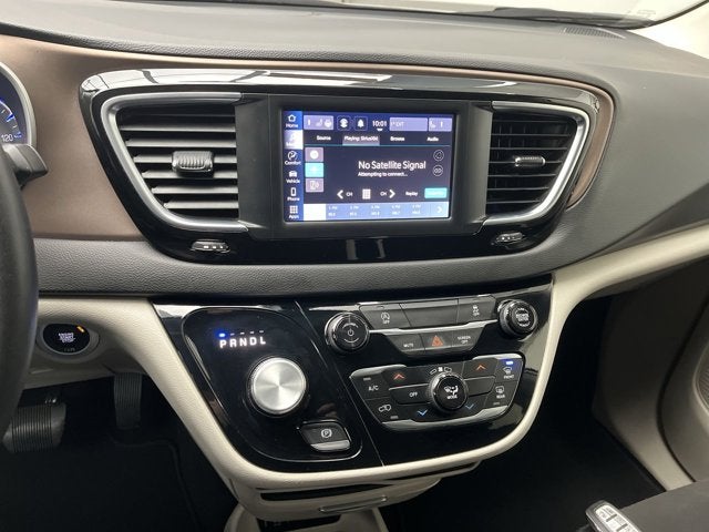 2024 Chrysler Voyager LX