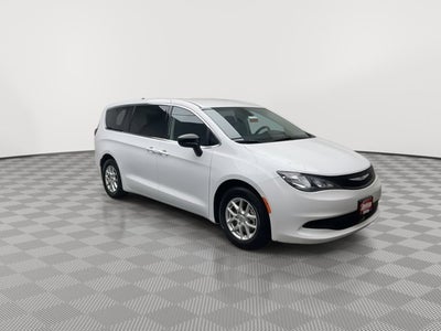 2024 Chrysler Voyager LX