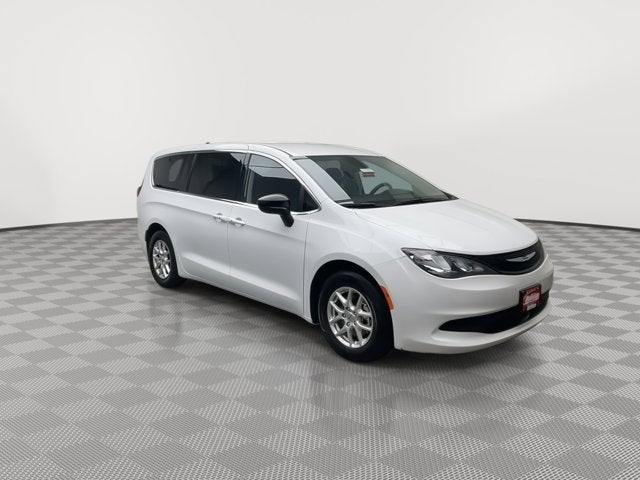 2024 Chrysler Voyager LX