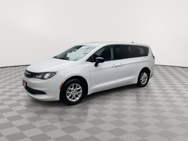2024 Chrysler Voyager LX