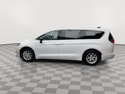 2024 Chrysler Voyager LX