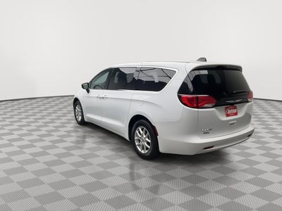 2024 Chrysler Voyager LX