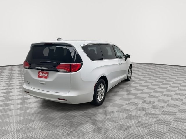 2024 Chrysler Voyager LX