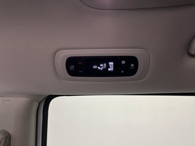2021 Chrysler Voyager LX