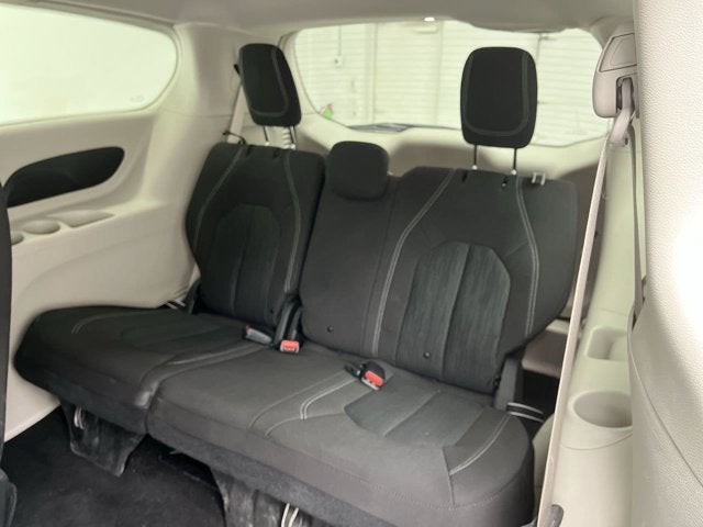 2021 Chrysler Voyager LX