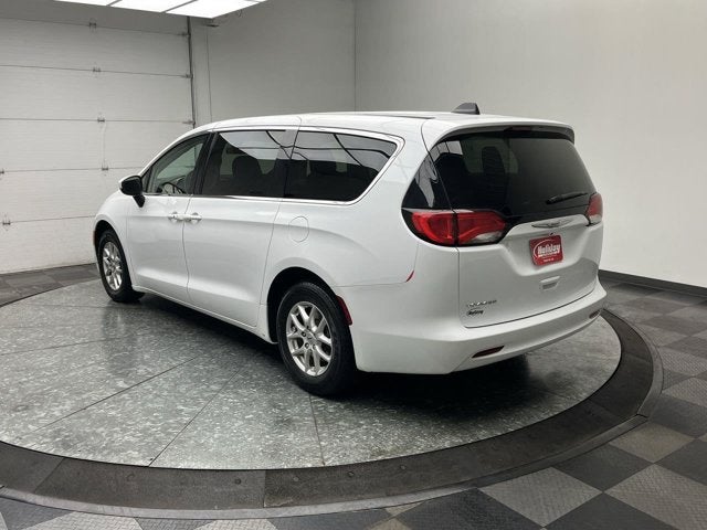 2021 Chrysler Voyager LX