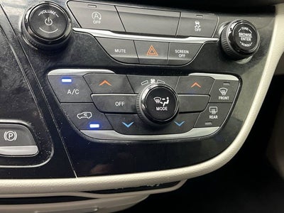 2021 Chrysler Voyager LX