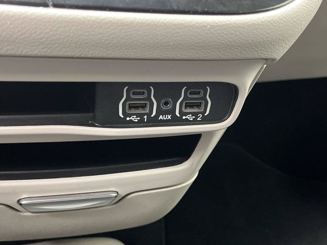 2021 Chrysler Voyager LX