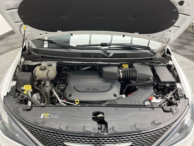 2021 Chrysler Voyager LX