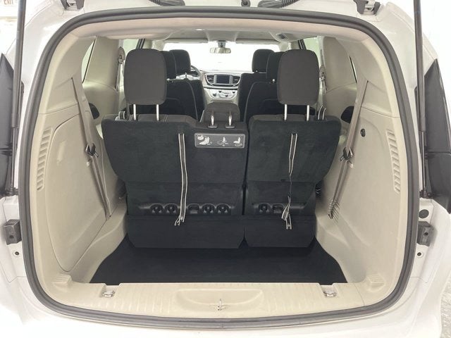 2021 Chrysler Voyager LX