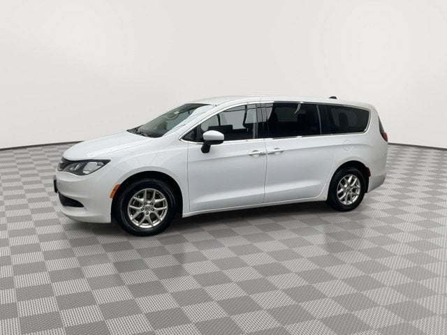 2021 Chrysler Voyager LX