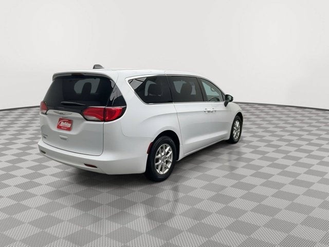 2021 Chrysler Voyager LX