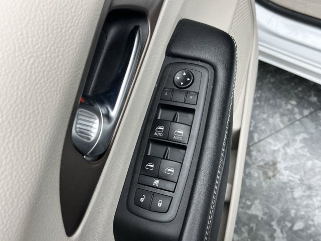 2021 Chrysler Voyager LX