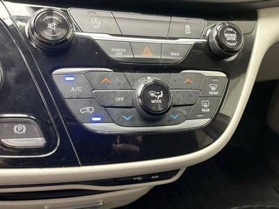 2017 Chrysler Pacifica Touring