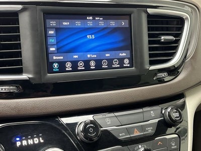 2021 Chrysler Voyager LXI
