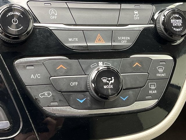 2021 Chrysler Voyager LXI