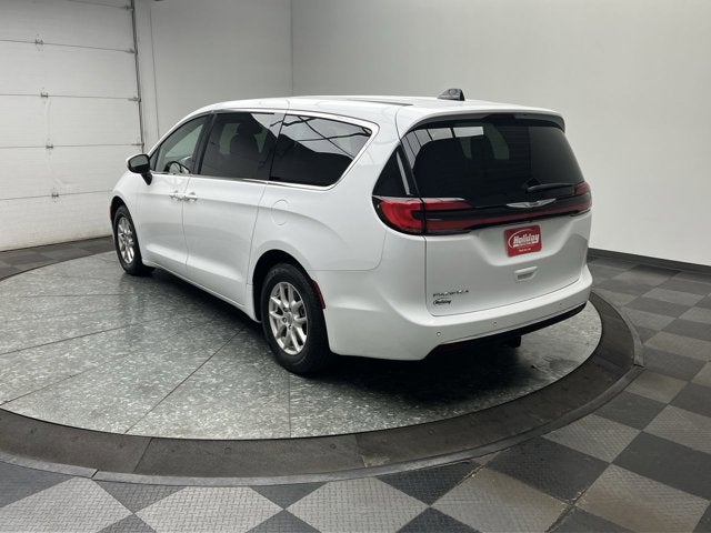 2023 Chrysler Pacifica Touring