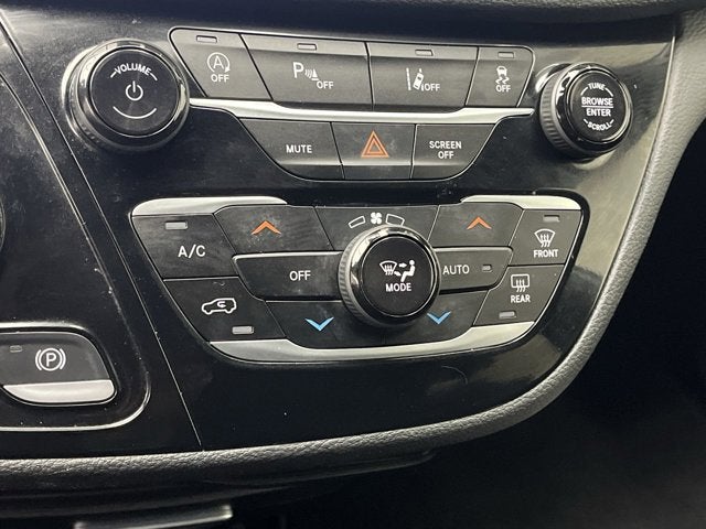 2023 Chrysler Pacifica Touring