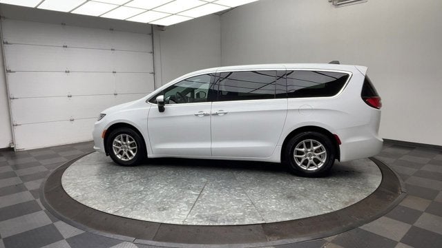 2023 Chrysler Pacifica Touring